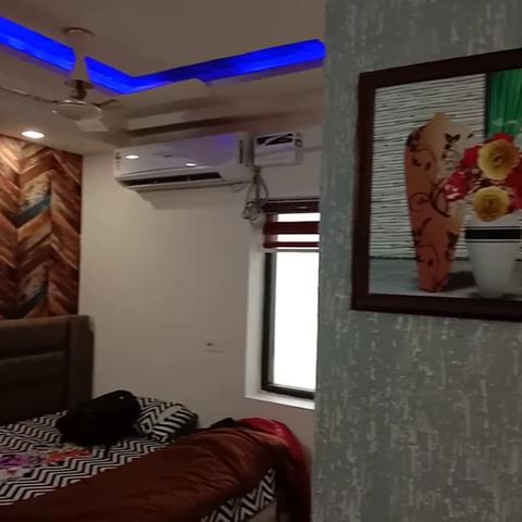 Hotel Crystal Inn BNB - Traveller Photo