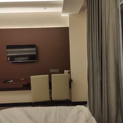 GOLDEN RETREATS - Traveller Photo