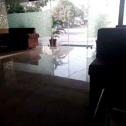 HOTEL ORCHID INN - Traveller Photo