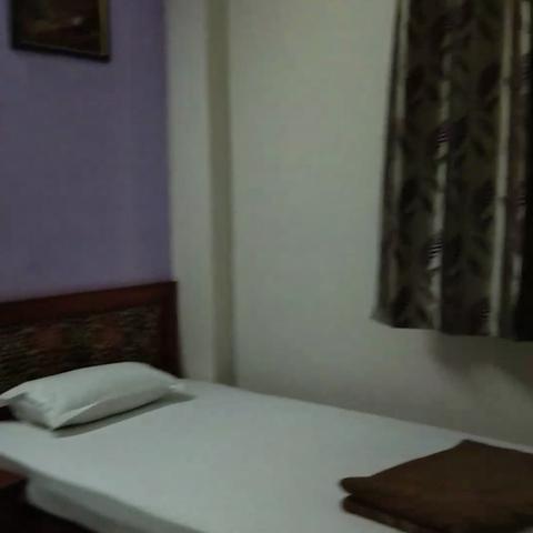 Deep Hotel - Traveller Photo