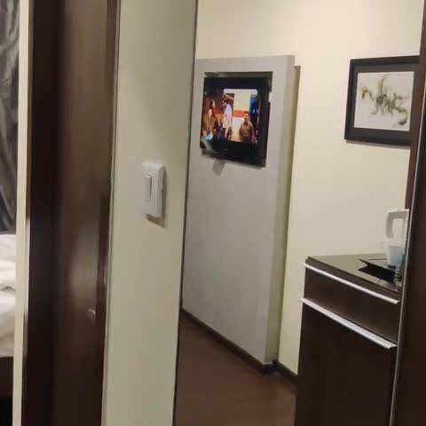 V7 HOTEL - Traveller Photo