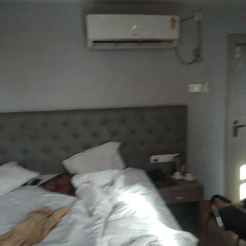 Hotel Manas - Traveller Photo