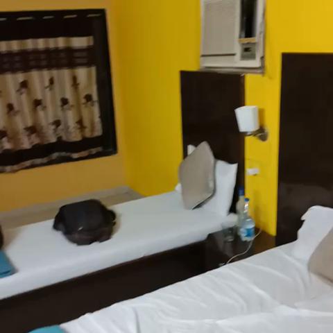 Rosy Bungalow - Traveller Photo