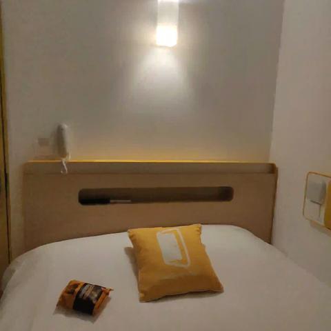 bloomrooms @ Janpath - Traveller Photo