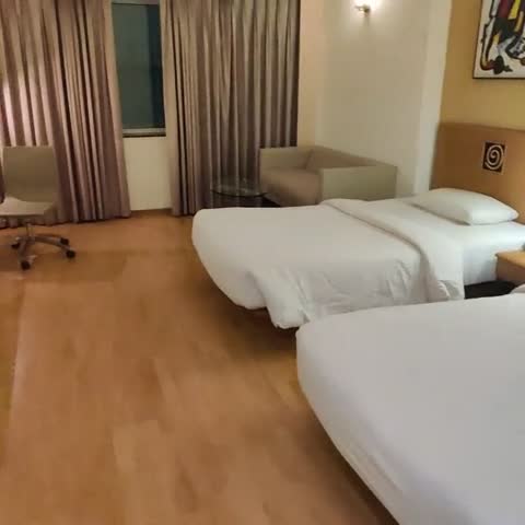 Lemon Tree Hotel East Delhi Mall Kaushambi - Traveller Photo