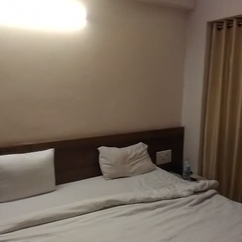 Hotel Golden Crown - Traveller Photo