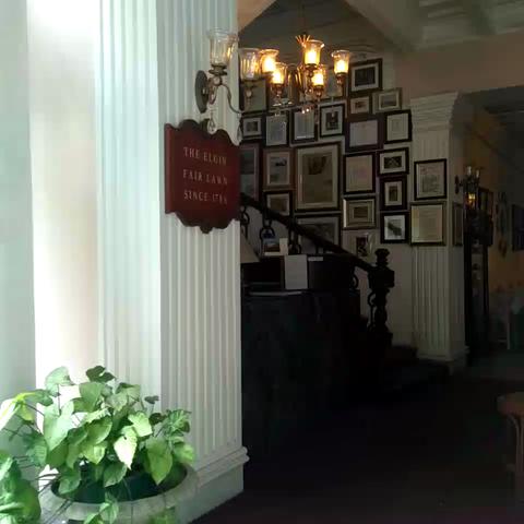 The Elgin Fairlawn - Traveller Photo