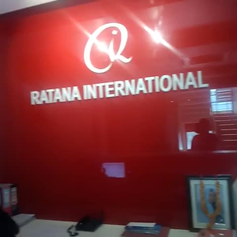 Ratana International - Traveller Photo
