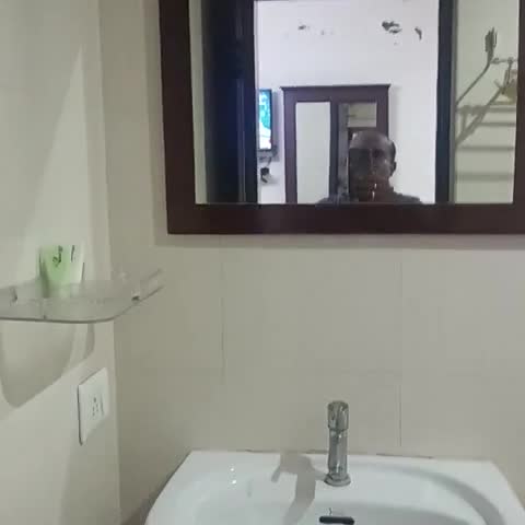 HOTEL SEASONS INN - Traveller Photo