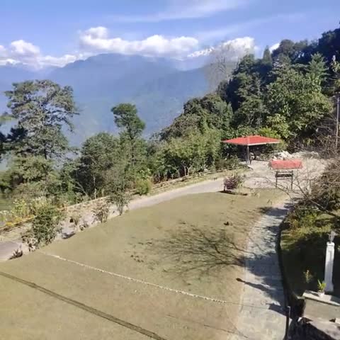 Magpie Chestnut Resort Pelling - Traveller Photo