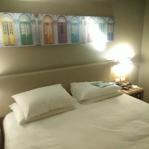 Journeyhub Phuket Patong - Traveller Photo