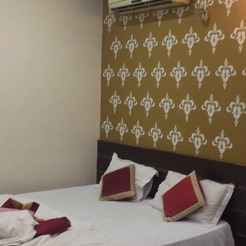 Royal Inn Lodging and boarding. - Traveller Photo