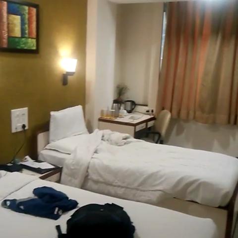 HOTEL GREEN ACRES - Traveller Photo