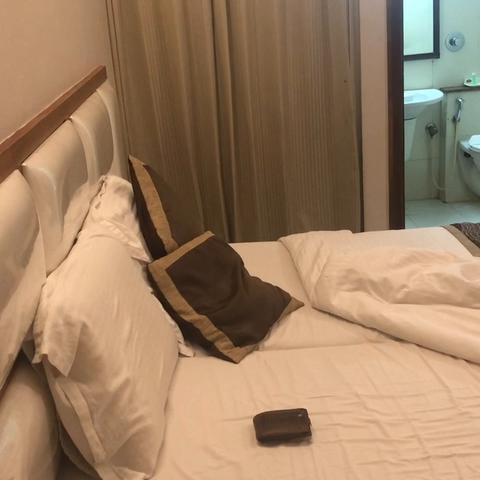 Hotel 81 Elegance - Traveller Photo