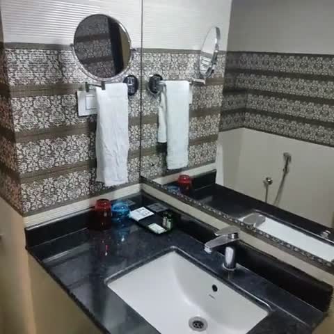 Hotel Sarah International - Traveller Photo